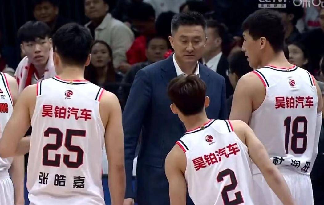 只差官宣!广东男篮签约顶级锋卫摇摆,NBA发展联盟决赛单场44+7